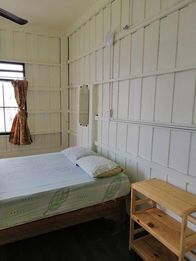 Orchid Guest House Трат Екстериор снимка